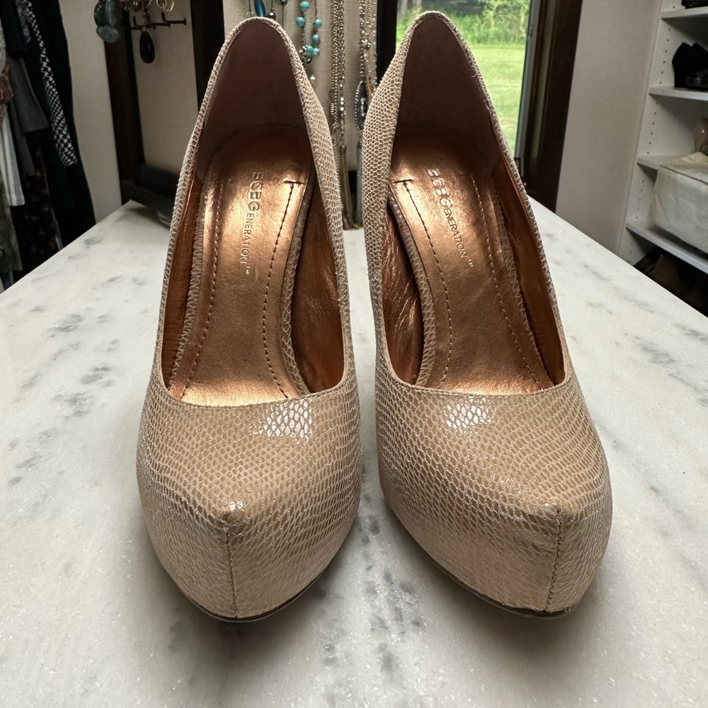 Nude Snakeskin BCBG Stiletto Pumps size 6